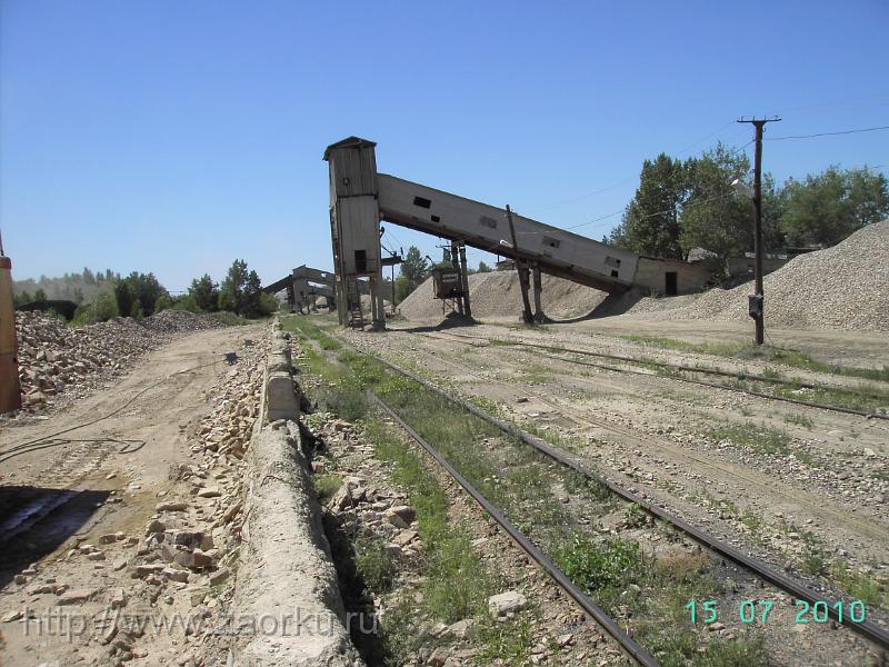 Линия для погрузки щебня в вагоны.